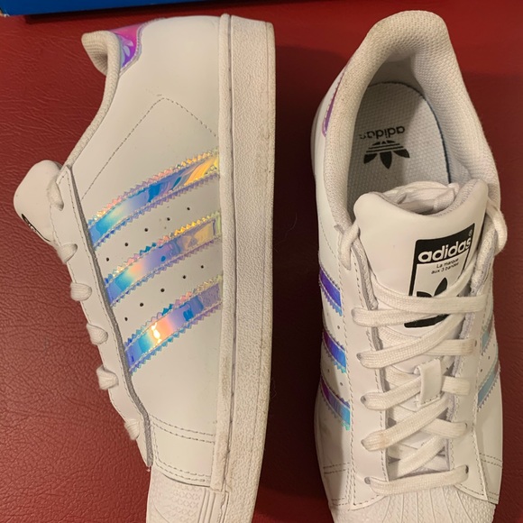 ADDIAS HOLOGRAPHIC SUPERSTARS RARE - Picture 3 of 3